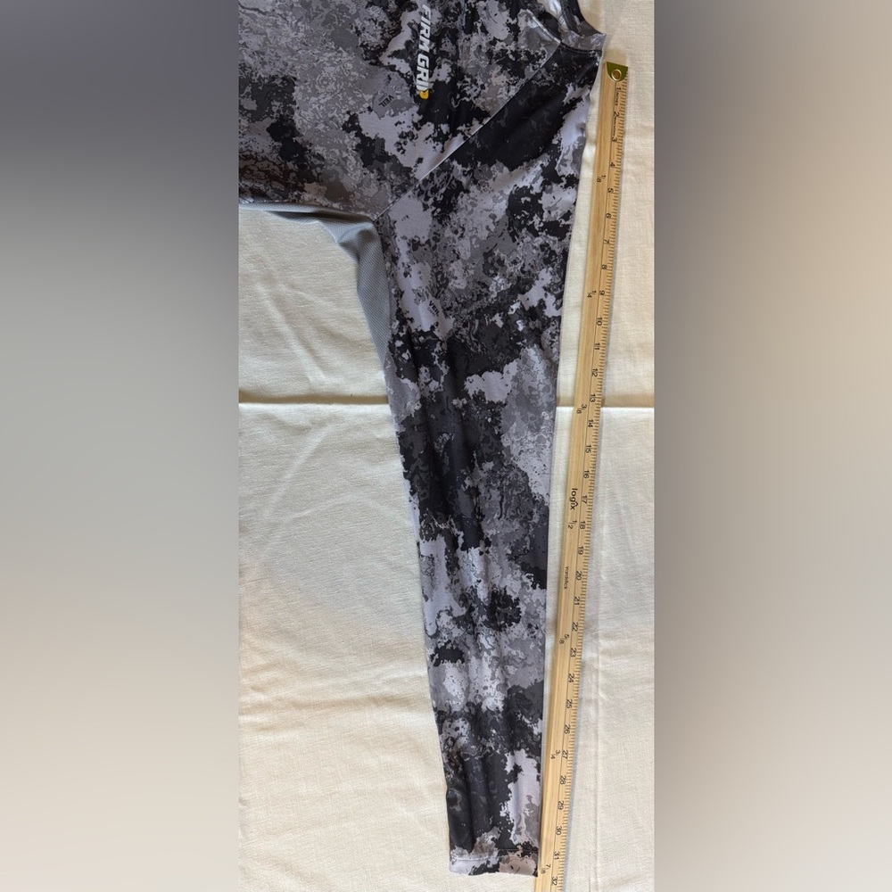 Men's large Camo Gray Long Sleeve Performance Shirt - Picture 7 of 7